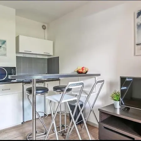 Joli T2 - Domaine De La Coudouliere - Piscine Apartment